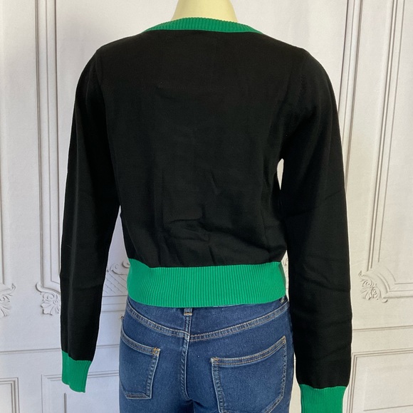 WeLoveFine x Marvel Loki Helmet Crop Sweater Green Black & Gold Medium New - Picture 3 of 3